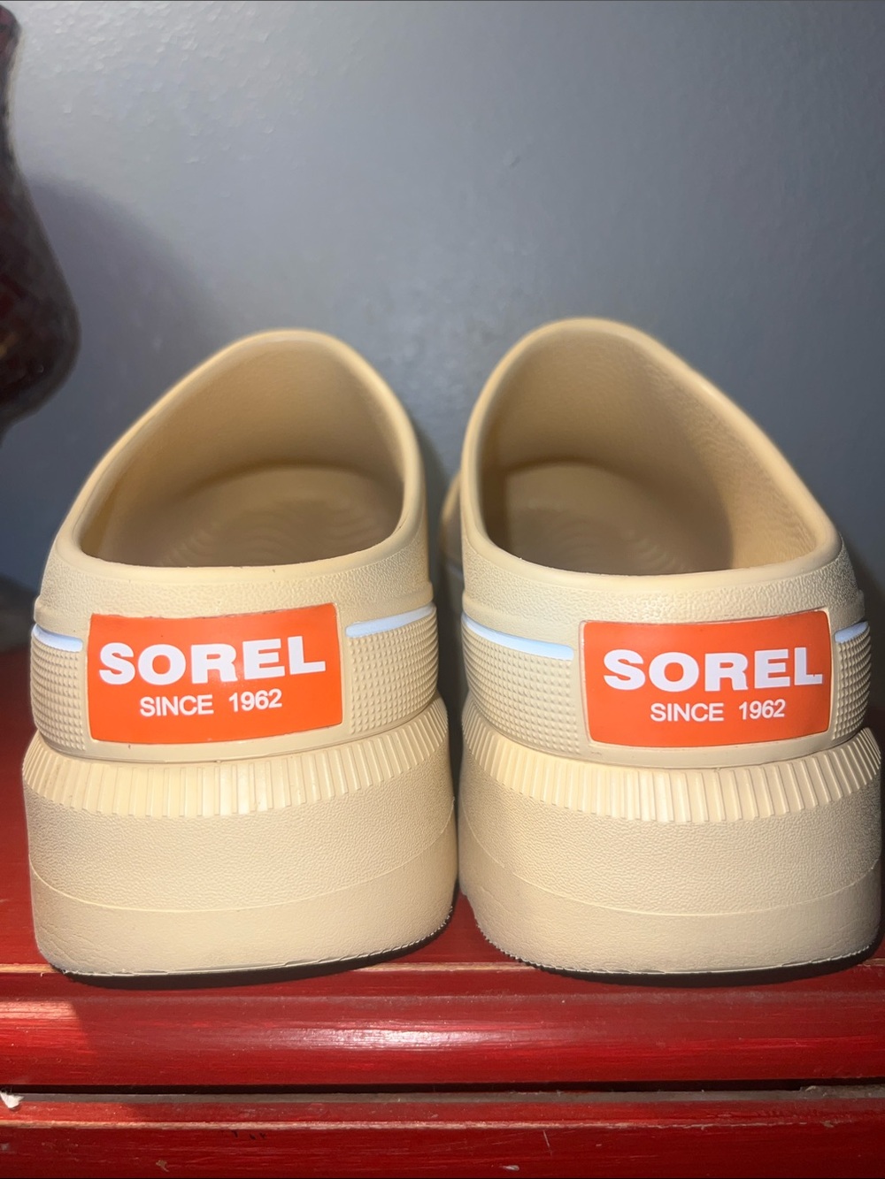 SOREL Caribou Clog in the "Caribou Beige" colorway - Picture 4 of 8